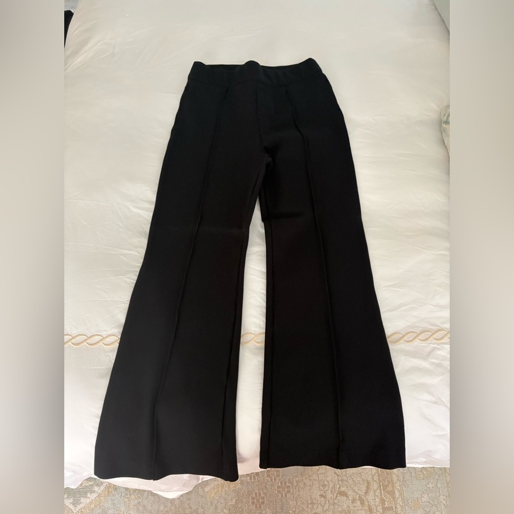 SPANX The Perfect Pant, Hi-Rise Flare. Classic Black. Petite. M